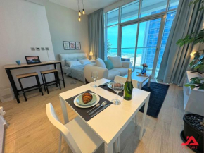 Stylish Marina & Sea View Apt in Studio One, Dubai Marina with Modern Gym & Pool, Steps to JBR Beach & Metro